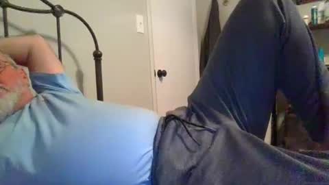 Snapshot of medic243 chatting on 12.04.25 Medicineman online show from 12.04.25