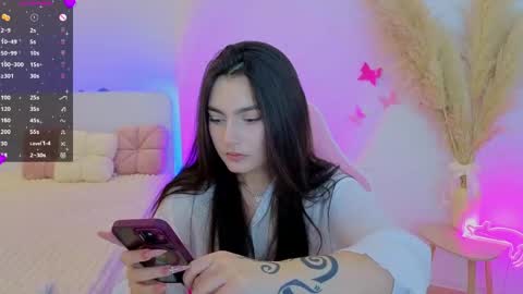 Snapshot of medina_andress chatting on 05.12.26 Dina online show from 05.12.26