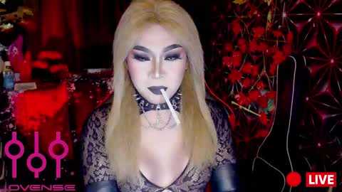THE QUEEN ALPHA   Queen Medusa Prey online show from 11.27.25
