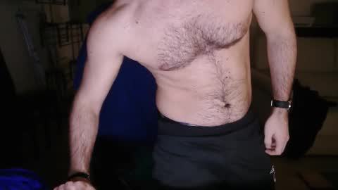 Snapshot of mee_xxx chatting on 12.21.25 sexyjerk online show from 12.21.25