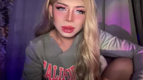 Snapshot of meetmehalfway888 chatting on 09.13.25 GODDESS OF ALL GODDESSES online show from 09.13.25