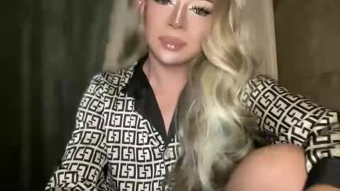 Snapshot of meetmehalfway888 chatting on 12.16.25 GODDESS OF ALL GODDESSES online show from 12.16.25