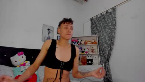 Snapshot of megan_and_clohe chatting on 11.11.25 M E G A N online show from 11.11.25