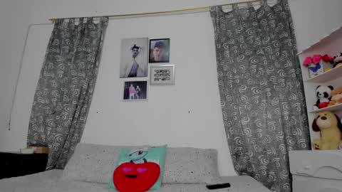 Snapshot of megan_and_clohe chatting on 01.06.26 M E G A N online show from 01.06.26