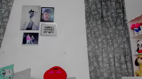 Snapshot of megan_and_clohe chatting on 01.11.26 M E G A N online show from 01.11.26