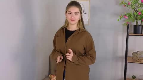 Snapshot of megan_boon chatting on 10.30.25 Sofia online show from 10.30.25