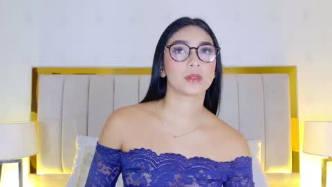 Carolina Paez online show from 05.04.26