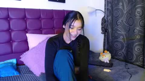 Snapshot of megan_lr chatting on 02.14.25 Valentina online show from 02.14.25