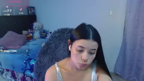 Snapshot of megan_ve chatting on 06.13.26 Carolina online show from 06.13.26