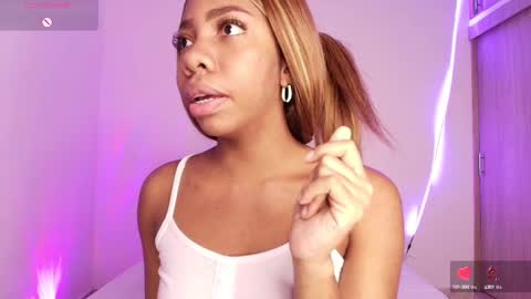 Snapshot of meganbarko chatting on 03.10.25 megan online show from 03.10.25