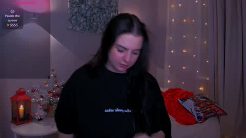 Snapshot of meganberrybb chatting on 12.18.25 Meganberry online show from 12.18.25