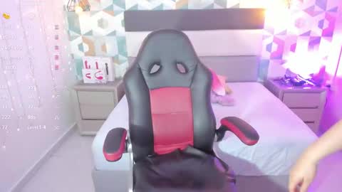 Snapshot of megancero chatting on 02.17.25 Megan online show from 02.17.25