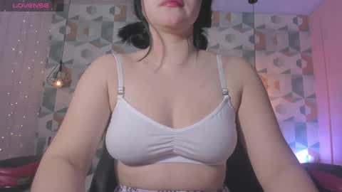 Snapshot of megancero chatting on 03.11.25 Megan online show from 03.11.25