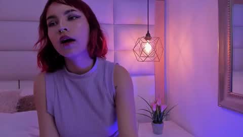 Snapshot of megane_whitte chatting on 11.21.25 Megan online show from 11.21.25