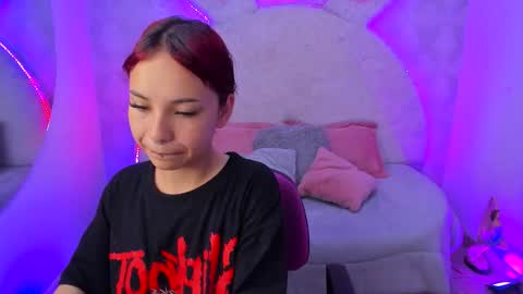 Snapshot of megane_whitte chatting on 12.04.25 Megan online show from 12.04.25