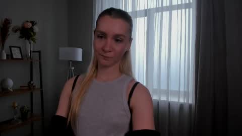 Elly online show from 04.19.26