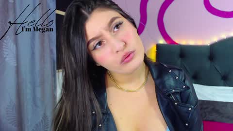 Im Megan Please do not demand a show without first tiping  Thank you online show from 01.10.25