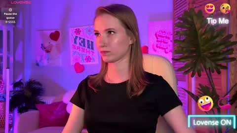 Snapshot of meganrodgers chatting on 07.04.26 megan online show from 07.04.26