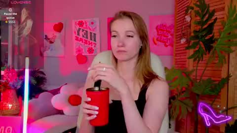 Snapshot of meganrodgers chatting on 07.24.26 megan online show from 07.24.26
