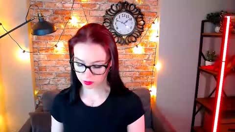 Snapshot of meganstones chatting on 10.03.25 Megan online show from 10.03.25
