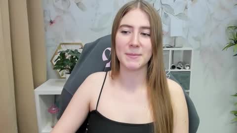 Snapshot of meganx_candy chatting on 12.17.24 Megan online show from 12.17.24
