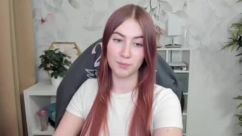 Snapshot of meganx_candy chatting on 02.05.25 Megan online show from 02.05.25