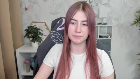 Snapshot of meganx_candy chatting on 02.12.25 Megan online show from 02.12.25