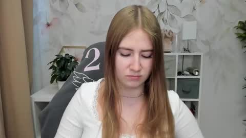 Snapshot of meganx_candy chatting on 10.02.25 Megan online show from 10.02.25