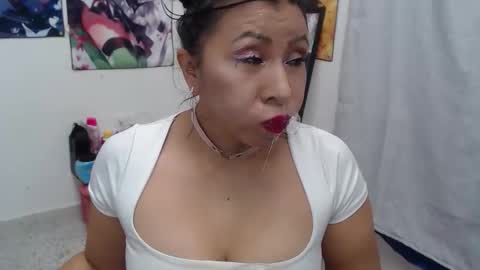 megara_love online show from 04.25.26