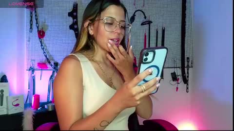 Snapshot of meggan_greey chatting on 12.09.24 Your best slave online show from 12.09.24