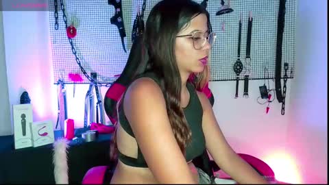 Snapshot of meggan_greey chatting on 12.10.24 Your best slave online show from 12.10.24