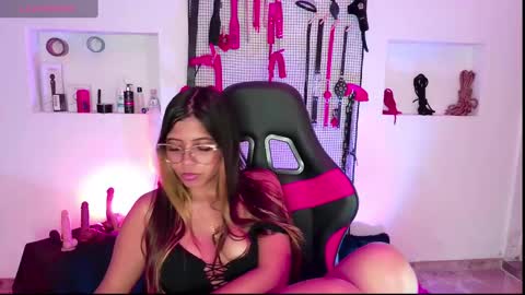 Snapshot of meggan_greey chatting on 12.15.24 Your best slave online show from 12.15.24