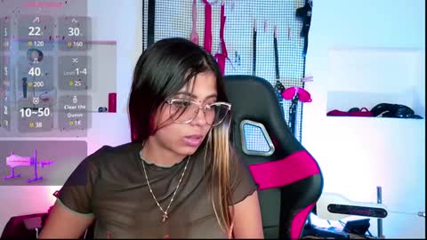 Snapshot of meggan_greey chatting on 01.03.25 Your best slave online show from 01.03.25