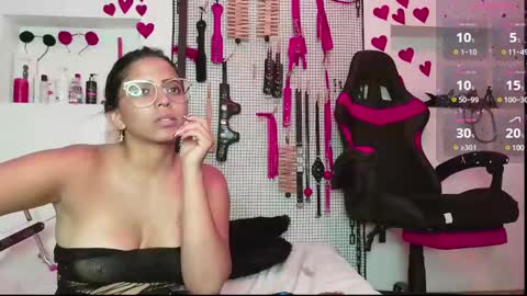 Snapshot of meggan_greey chatting on 03.04.25 Your best slave online show from 03.04.25