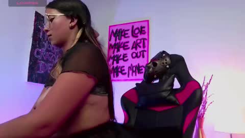 Snapshot of meggan_greey chatting on 10.30.25 Your best slave online show from 10.30.25