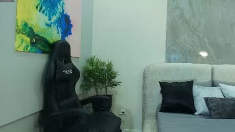 Snapshot of meggan_luxx chatting on 08.03.26 MEGGAN LUXX online show from 08.03.26
