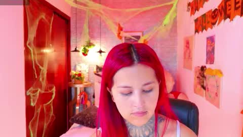 Snapshot of meghan_nill chatting on 10.30.25 Meghan online show from 10.30.25