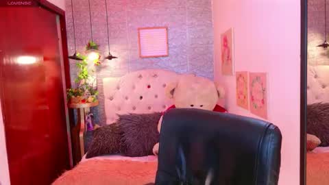 Snapshot of meghan_nill chatting on 12.02.25 Meghan online show from 12.02.25