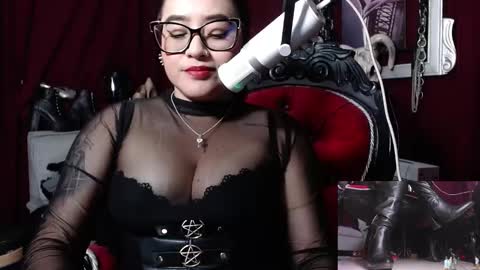 Snapshot of megoddessara chatting on 01.04.25 Goddess Sara online show from 01.04.25