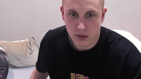 Snapshot of mel__lisa chatting on 02.12.26 mel__lisa online show from 02.12.26