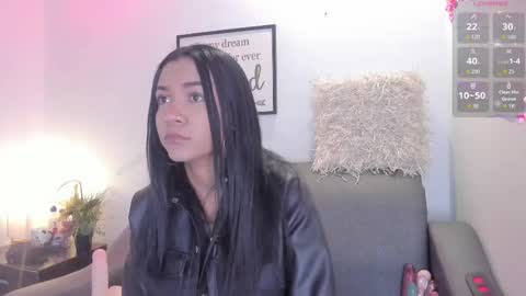 Snapshot of melan_owen chatting on 10.04.25 melan_owen online show from 10.04.25