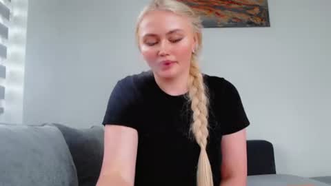 Snapshot of melani_a chatting on 07.06.26 Melania online show from 07.06.26