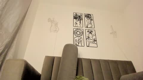 Snapshot of melani_greyy chatting on 12.12.24 melani greyy online show from 12.12.24