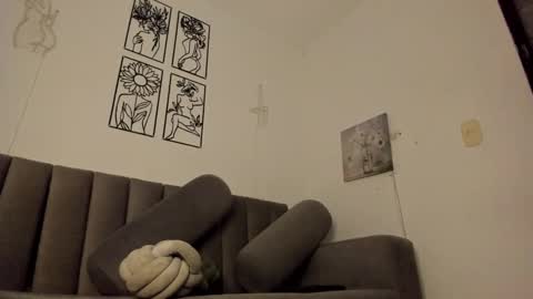 Snapshot of melani_greyy chatting on 02.04.25 melani greyy online show from 02.04.25