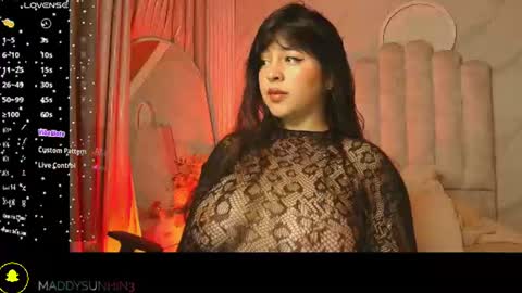 Snapshot of melani_sunny chatting on 06.19.26 Melani sunny online show from 06.19.26