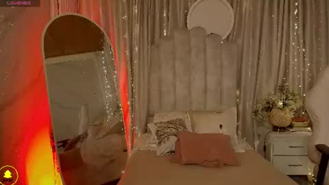 Snapshot of melani_sunny chatting on 06.21.26 Melani sunny online show from 06.21.26