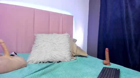 Snapshot of melani_xc chatting on 02.20.25 MELANI - online show from 02.20.25