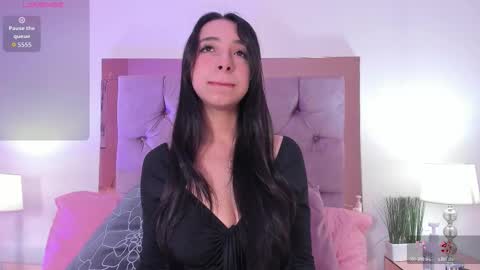 Snapshot of melanie__hills chatting on 11.09.25 Melanie online show from 11.09.25