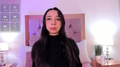 Snapshot of melanie__hills chatting on 12.03.25 Melanie online show from 12.03.25