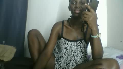 Snapshot of melanie_goddesss chatting on 09.24.25 milly online show from 09.24.25